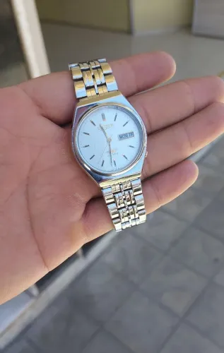 Citizen eagle, mostrador branco.
