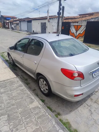Peugeot 207 Sedan Passion XR 1.4 Flex 8V 4P 2012
