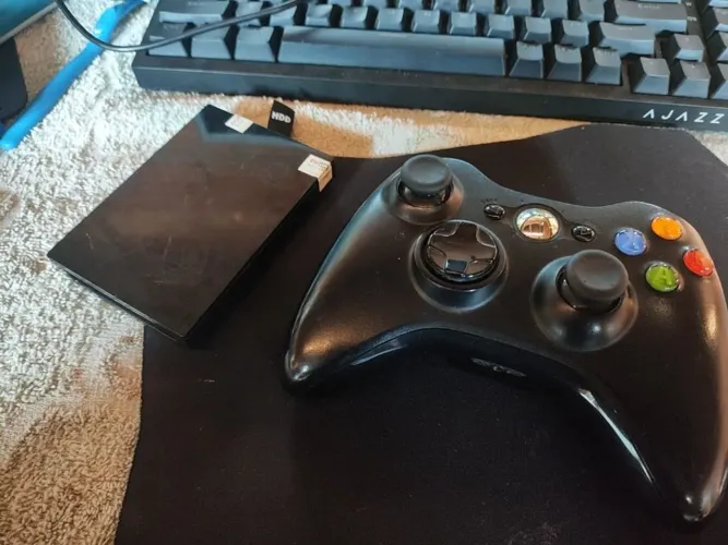Controle original de Xbox 360 e HD com 50 jogos!