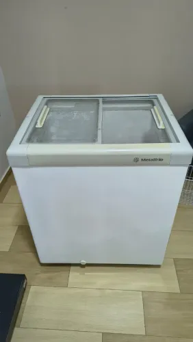 Freezer horizontal semi novo 