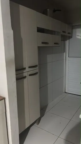 Armário semi novo conservado 