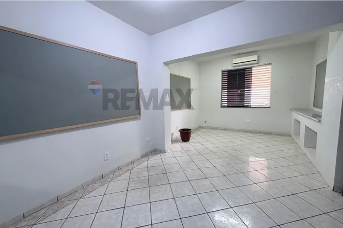 Sala Comercial 20m² em Lins - Alugue Já!