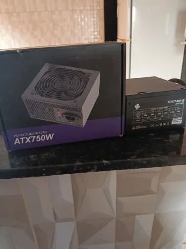 Fonte de alimentação ATX 750W