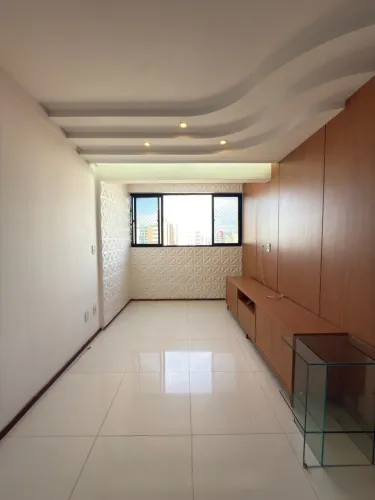 Apartamento com 02 quartos em andar alto nascente