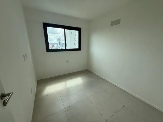 Aluga - se excelente apartamento na cidade universitária