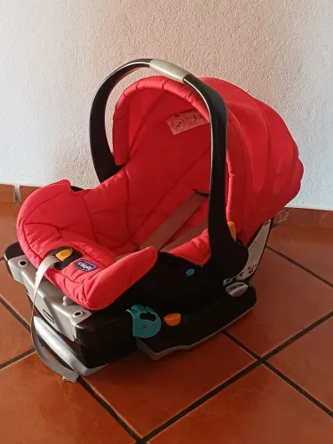 Bebê conforto chicco com base