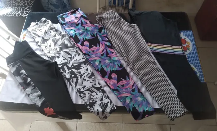 CALÇAS E LEGGINS COLORIDAS FEMININO