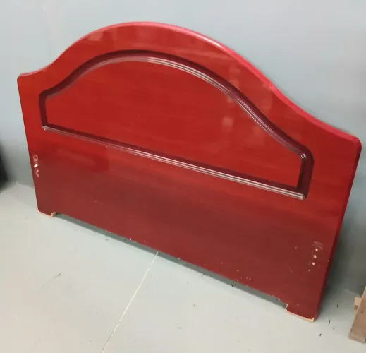 Cama de casal, usado. Pra sair hoje. Oportunidade única. 