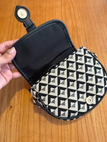Bolsa estampada chevron