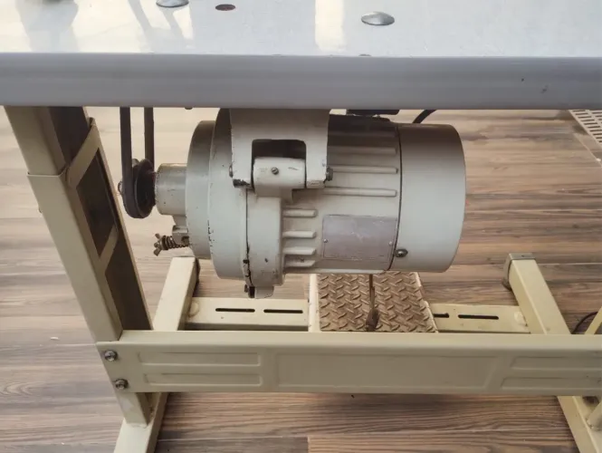 Máquina Industrial Reta/ 220v