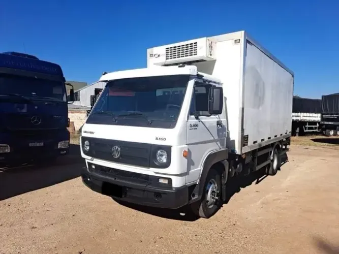 VOLKSWAGEN 8.160 BAÚ CÂMARA FRIA 2013