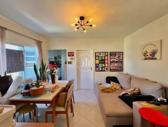 Apartamento para Venda em Florianópolis, Abraão, 2 dormitórios, 1 banheiro, 1 vaga
