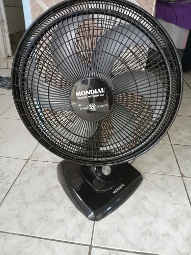 Ventilador Mundial do grande. Um mês de uso.