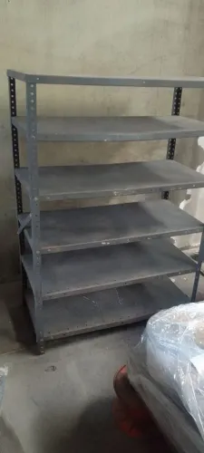 Estante de aço