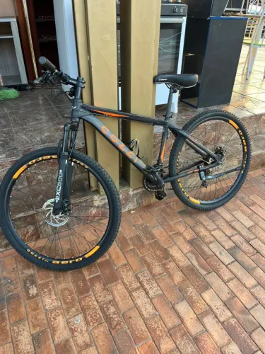 Bicicleta colly aro 29 com freio hidráulico