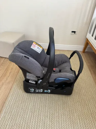 Bebê conforto com base Maxi Cosi Citi 2