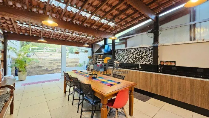 Casa a venda 3 Quartos com piscina em condominio fechado no Butanta SP