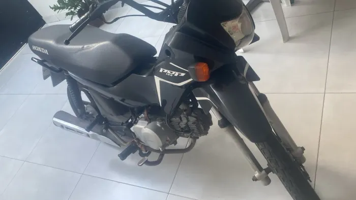 Pop 100 2015, boa pro dia a dia, conservada, IPVA pago sem multas, só pegar e andar.