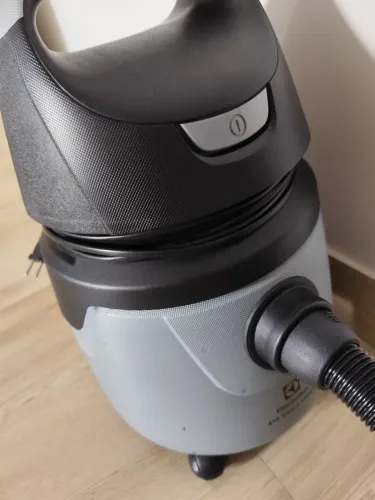 Aspirador pó e água Eletrolux 