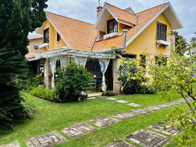 Casa 4 quartos em Jurerê Internacional