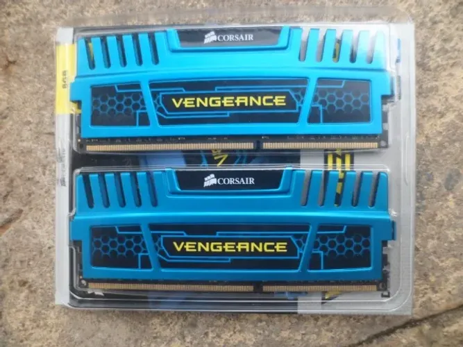 Memória Coesair Vengeance DDR 3 8gb (2x4gb) 1600mhz