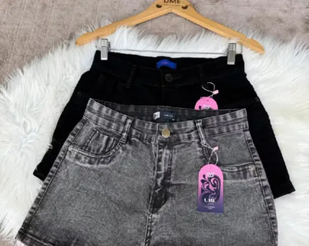 Kit 2 shorts femininos jeans preto+marmorizado levanta bumbum pinças lycra carnaval verão.