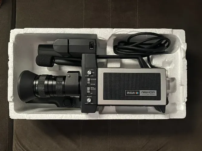 RCA - CC011 Color Video Camera - Newvicon