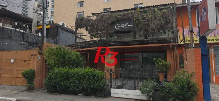 Sobrado à venda, 238 m² por R$ 1.800.000,00 - Gonzaga - Santos/SP