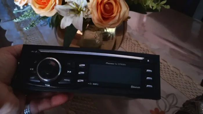SOM DA MARCA PIONEER COM BLUETOOTH RETIRADO DO AIRCROSS