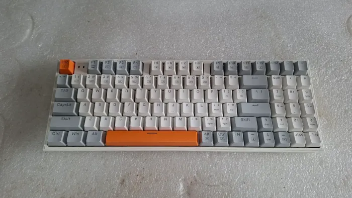 Teclado Mecânico Mackenike K500 switch red