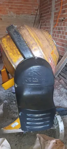 Betoneira 400 Litros Semi Nova