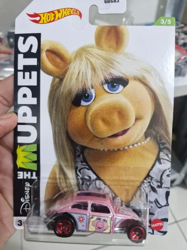 HOT WHEELS CUSTOM VOLKSWAGEN BEETLE - THE MUPPETS 3/5