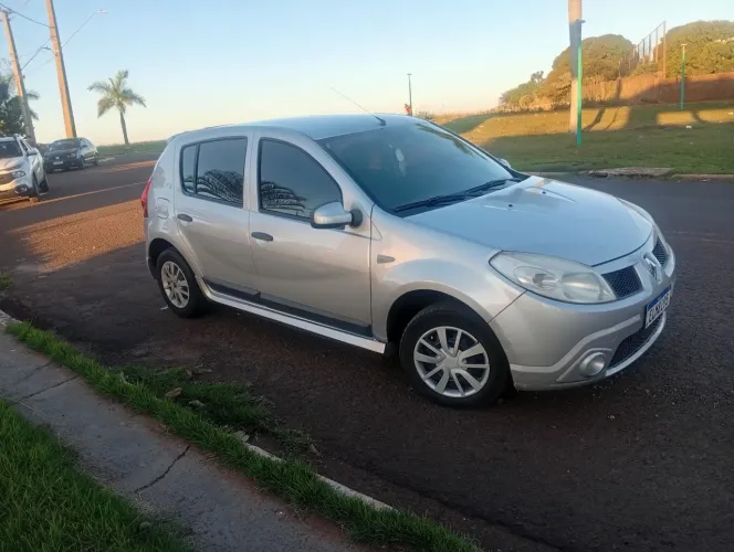 Renault Sandero Expression Hi-flex 1.0 16V 5P 2011