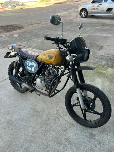 Intruder 125 customizada