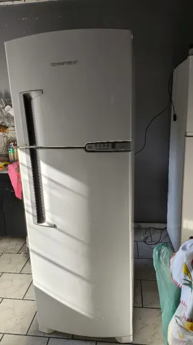 Vendo geladeira Brastemp.