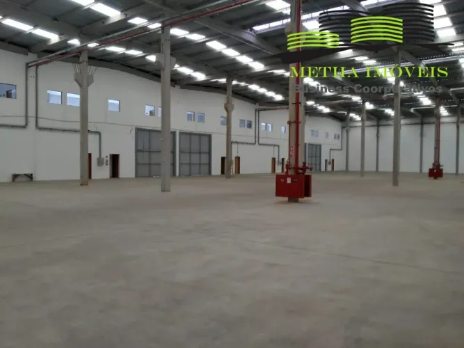 GALPÃO INDUSTRIAL DENTRO DE CONDOMÍNIO COM DOCA, Sorocaba-SP - Zona Industrial: 2 Salas, 5