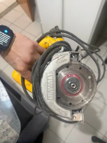 Serra mármore marca dewalt semi nova