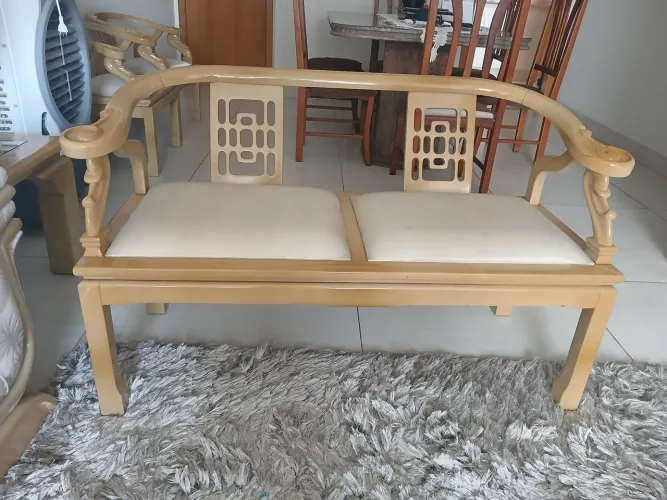 Namoradeira e Poltronas