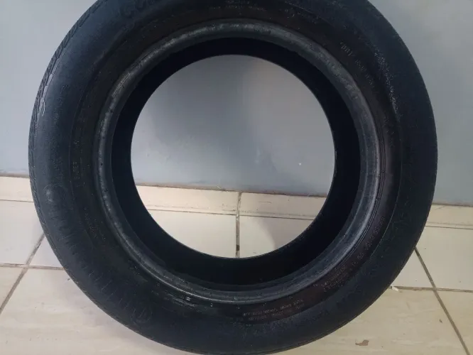 Pneu aro 185/65R 15. *.88H. Continental 