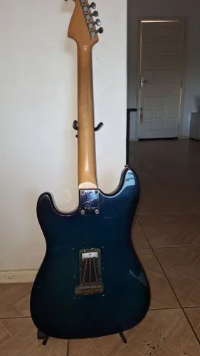 ? Guitarra Memphis by Tagima