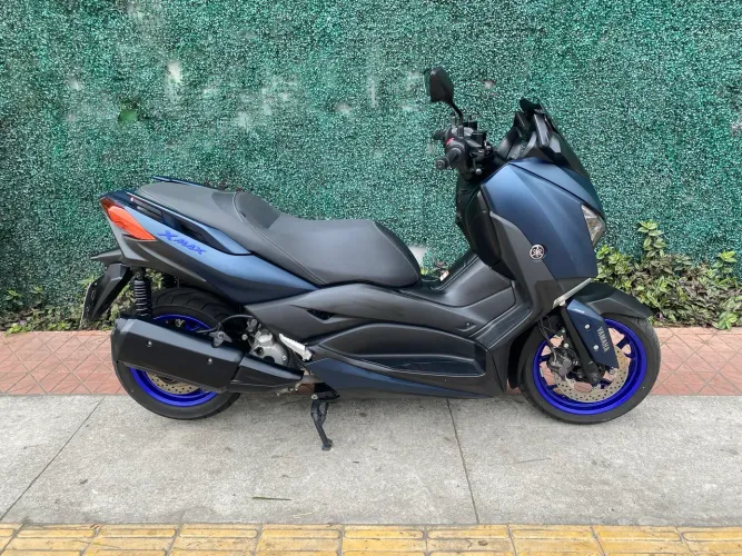 YAMAHA X-MAX 250