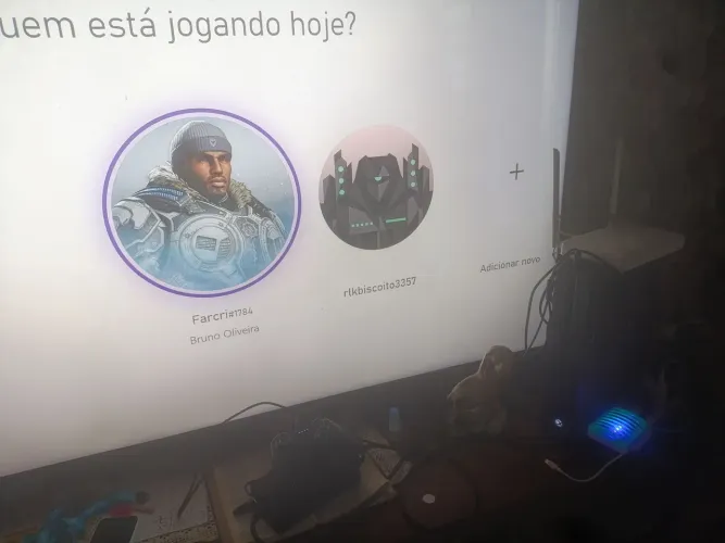 Xbox one FAT com 6jogos controle ? universal Excelente