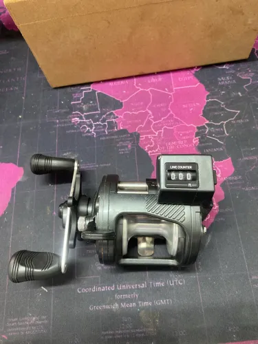 Vendo carretilha ACCUDEPTH,usada mas nova,
