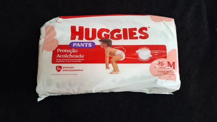 Fralda Huggies tamanhos M e G - $40,00 cada pacote
