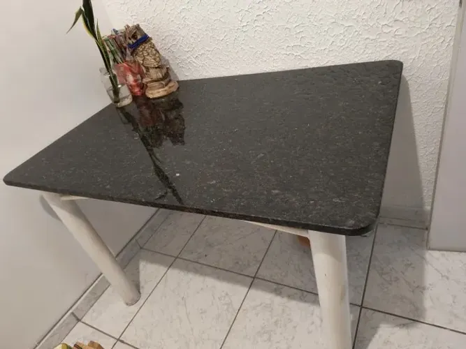 Mesa de Jantar com Tampa de Marmore