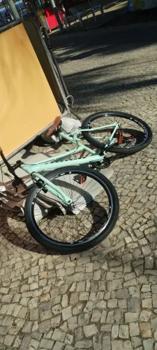 Bicicleta Serena zerada, possui 12 marchas