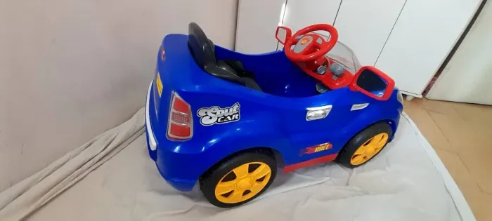 Carrinho Elétrico Infantil Semi-Novo ( com Controle Remoto )
