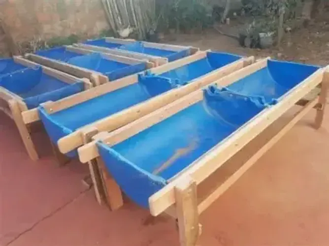 Cocho comedouro para Equino Bovinos e outros animais