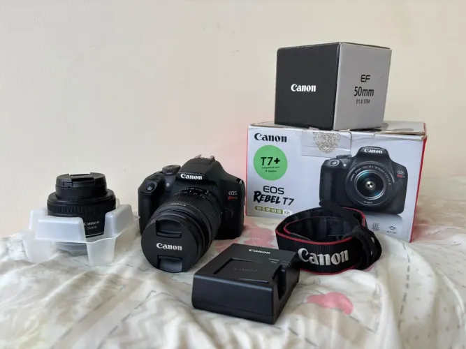 Canon EOS Rebel T7 KIT + Lente EF-S 18-55 + Lente EF 50 mm + Acessórios