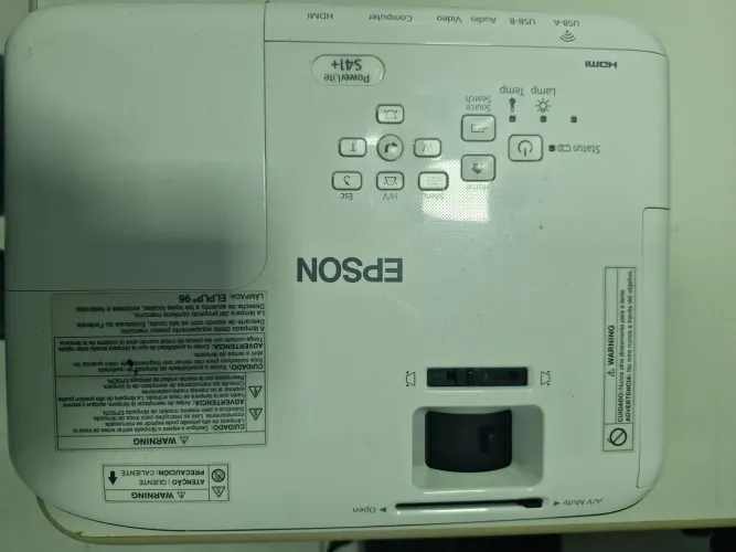 ?Projetor Epson PowerLite S41+ (Modelo H842A) - 3300 Lumens / HDMI / 3LCD